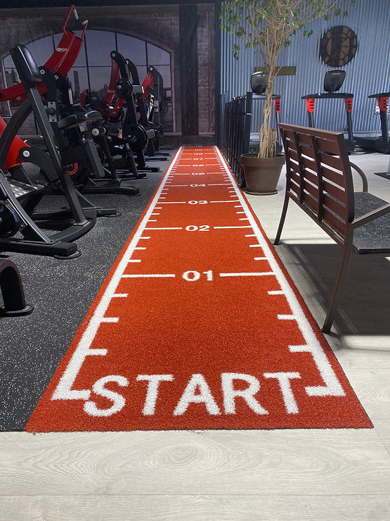 Piste en gazon - 10m x 1m Rouge Brique - Curled (poils courts)